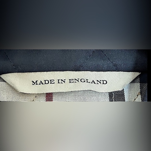 Burberry Black Quilted Jacket; Tartan Lining & Mandarin Collar; M; SEE CALLOUTS! - Picture 3 of 16